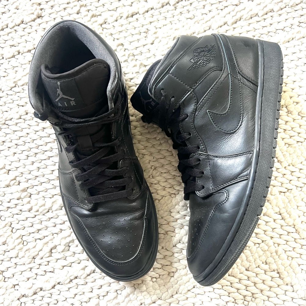 NIKE AIR JORDAN 1 Mid Triple Black Sneakers Trainers Shoes Mens 12 EUC